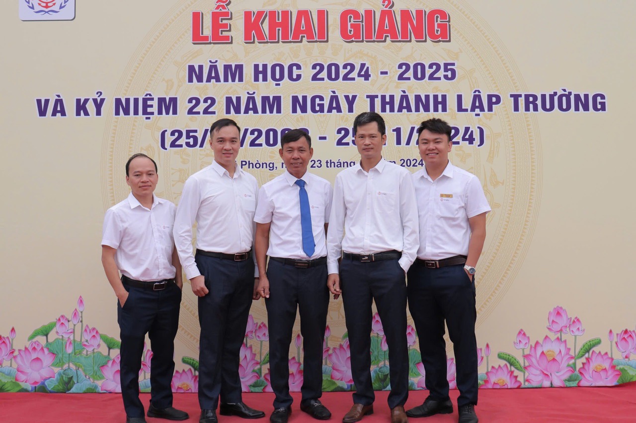 Tập thể Cán bộ khoa Hàng hải