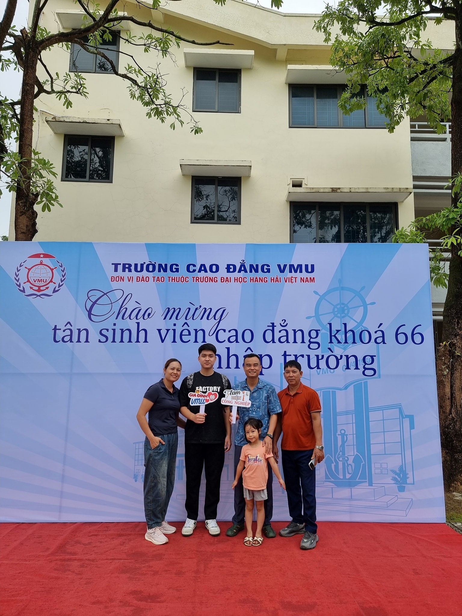 Ảnh ngày nhập trường